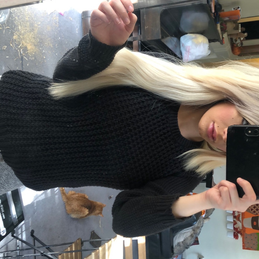 Black Aeropostale sweater